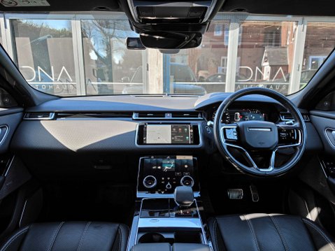 Land Rover Range Rover Velar 3.0 Range Rover Velar R-Dynamic SE D MHEV Auto 4WD 5dr 48