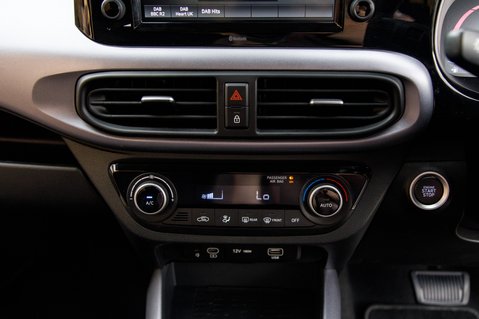 Hyundai i10 PREMIUM 41
