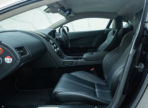 Aston Martin V12 Vantage S Coupe 15