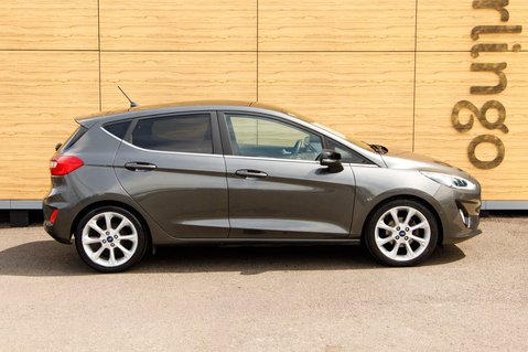 Ford Fiesta TITANIUM 12