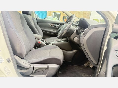 Nissan Qashqai 1.2 Qashqai N-Connecta DiG-T CVT 5dr 4