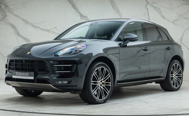 Porsche Macan TURBO 1