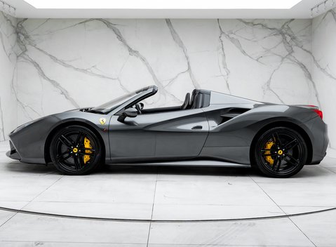 Ferrari 488 SPIDER 6