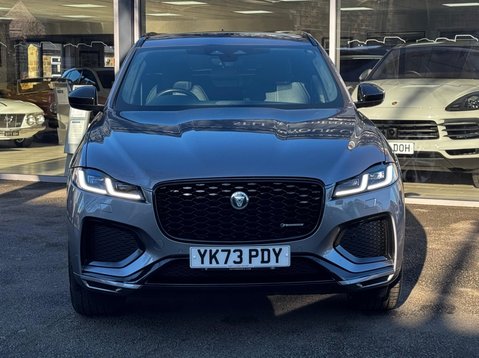 Jaguar F-Pace R-DYNAMIC HSE BLACK 15