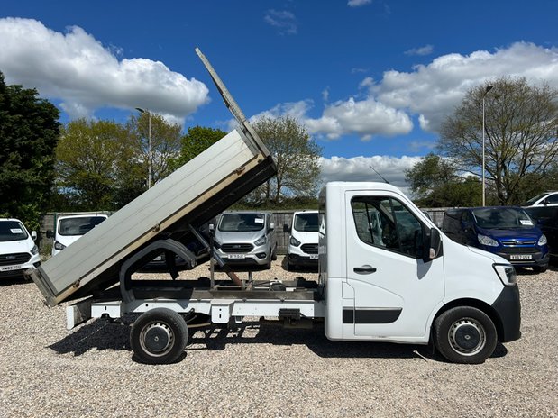 Renault Master Tipper MWB L2 (SOLD) (CAT N Insurance Loss) Business M135 EURO 6 NO VAT 23