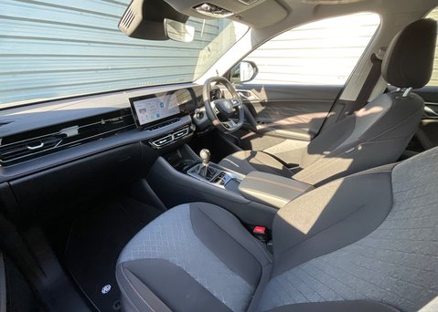 MG HS 1.5 T-GDI SE 14