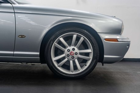 Jaguar XJ 3.0 XJ6 V6 Sovereign Auto 4dr 7