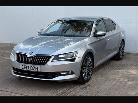 Skoda Superb 2.0 Superb Laurin & Klement TSi Semi-Auto 5dr 38