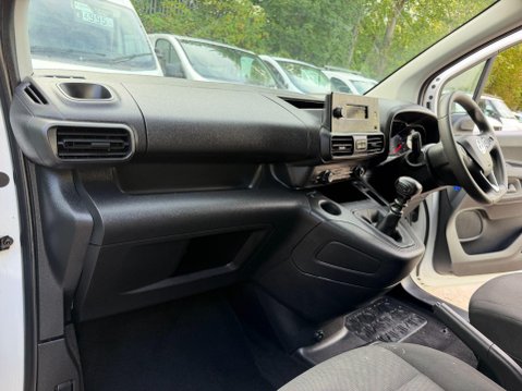 Vauxhall Combo 1.5 Turbo D 2000 Dynamic Panel Van 4dr Diesel Manual L1 H1 Euro 6 (100 ps) 34