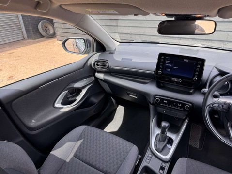 Toyota Yaris 1.5 Yaris Design HEV CVT 5dr 55