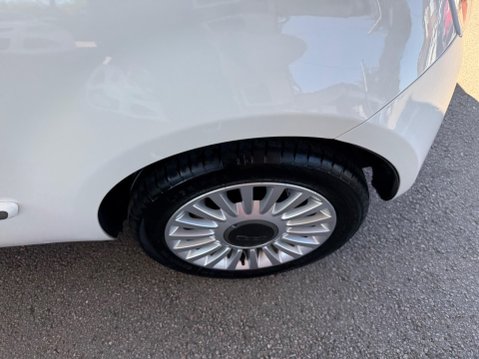 Fiat 500 1.2 Lounge Euro 4 3dr 22
