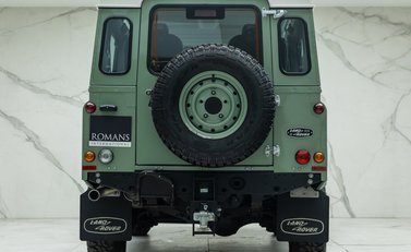 Land Rover Defender 110 HERITAGE 8