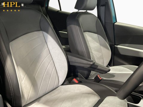 Volkswagen ID.3 Pro S 77kWh Tour Hatchback 5dr Electric Auto (4 Seat) (204 ps) 1 Owner - S 11