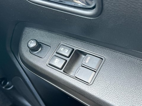 Suzuki Ignis SZ-T DUALJET MHEV 44