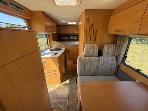 Hymer Van 522 compact 2 berth motorhome garage, ready to go bargain 5