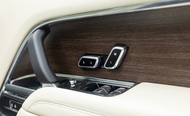 Land Rover Range Rover P550e AUTOBIOGRAPHY 37
