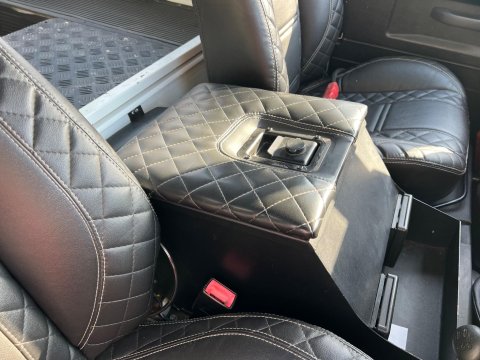 Land Rover Defender 90 TD 27