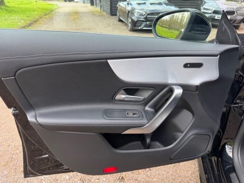 Mercedes-Benz CLA Class CLA 200 AMG LINE 37