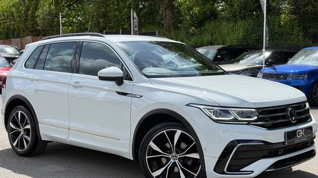 Volkswagen Tiguan R-LINE TSI DSG - ONE OWNER - APPLE CAR PLAY -ADAPTIVE CRUISE 