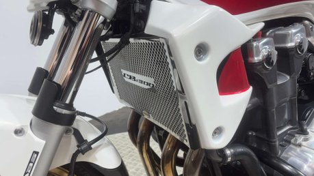 Honda CB 2008 26K OUTSTANDING CONDITION NEW MOT MUSCLE BIKE 1300CC 32