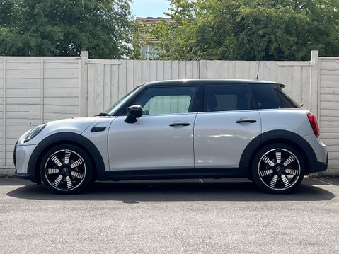 Mini Hatch 1.5 Cooper Exclusive Hatchback 5dr Petrol Steptronic Euro 6 (s/s) (136 ps) 7
