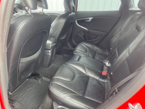 Volvo V40 2.0 D2 R-Design Pro Euro 6 (s/s) 5dr 30