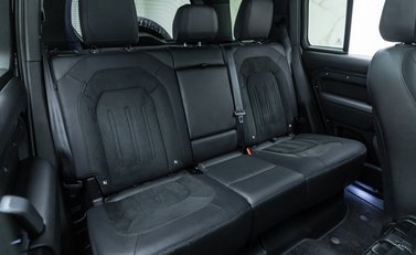 Land Rover Defender 110 V8 CARPATHIAN EDITION Urban 17