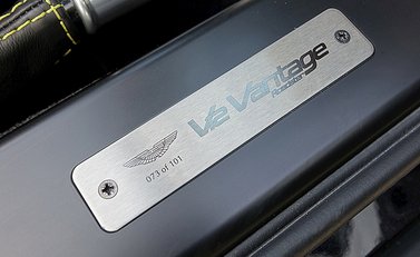Aston Martin V12 Vantage Roadster 3
