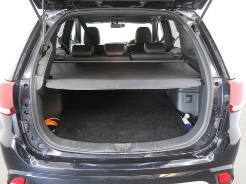 Mitsubishi Outlander 2.4h TwinMotor 13.8kWh 4h CVT 4WD Euro 6 (s/s) 5dr 26