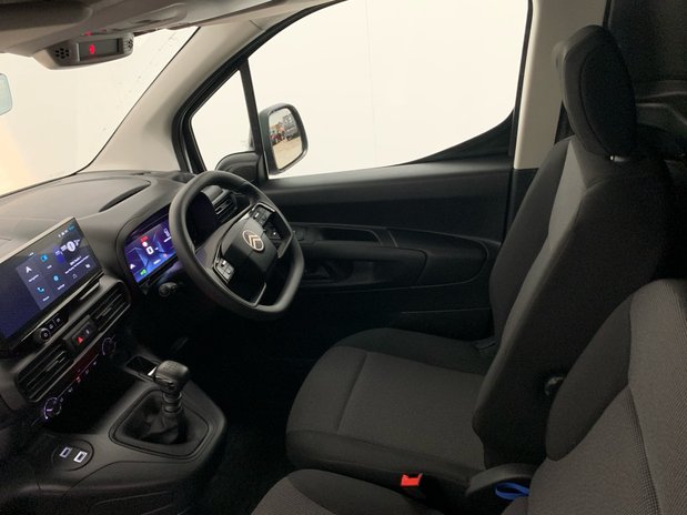 Citroen Berlingo Citroen Berlingo M Diesel 1.5 Blue HDi 100ps Van Driver 10
