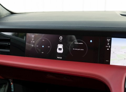 Porsche Taycan Turbo S 23