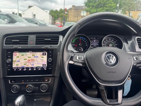 Volkswagen Golf E-GOLF 27