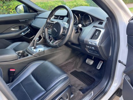 Jaguar E-Pace 2.0 P200 R-Dynamic SE Auto AWD Euro 6 (s/s) 5dr 94