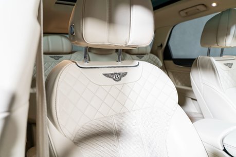 Bentley Bentayga W12. ALL TERRAIN SPEC. PANORAMIC ROOF. H, C & M SEATS. PRIVACY GLASS. 22