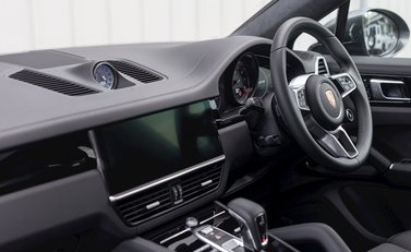 Porsche Cayenne GTS Coupé 16