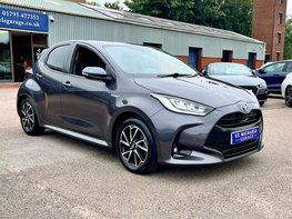 Toyota Yaris 1.5 Yaris Design HEV CVT 5dr 4
