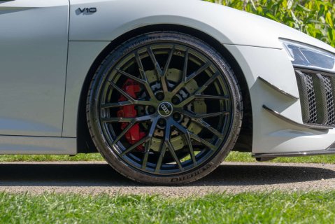 Audi R8 5.2 R8 Spyder Quattro V10 Semi-Auto 4WD 2dr 5