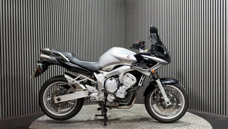 Yamaha FZ 2004 ONLY 22K GOOD RUNNING PROJECT BIKE 600CC