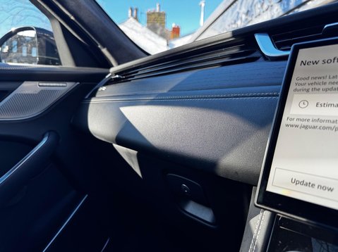 Jaguar F-Pace R-DYNAMIC HSE BLACK 98