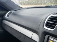 Porsche Cayman GT4 15