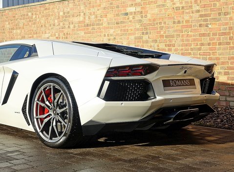 Lamborghini Aventador LP 700-4 11