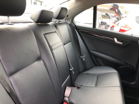 Mercedes-Benz C Class C220 CDI BLUEEFFICIENCY SE EDITION 125 automatic 61,000m £165 tax 8