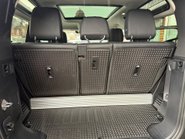 Land Rover Defender 3.0 D250 MHEV X-Dynamic SE SUV 3dr Diesel Auto 4WD Euro 6 (s/s) (250 ps) 36