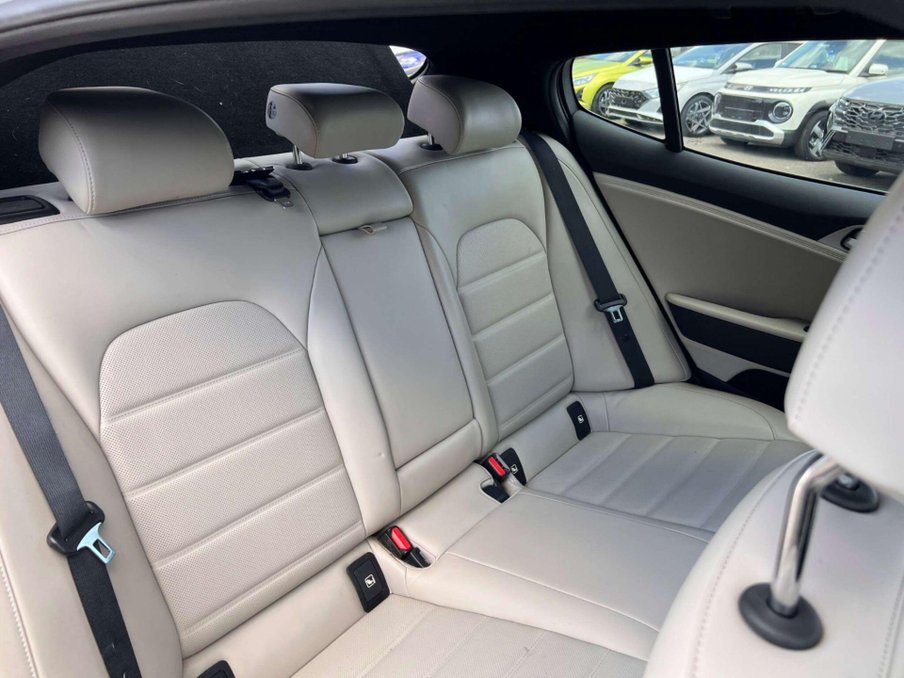 2018 Kia Stinger — image 14