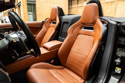 Jaguar F-Type V8 R 32