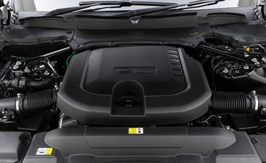 Land Rover Range Rover Sport D350 HST 32