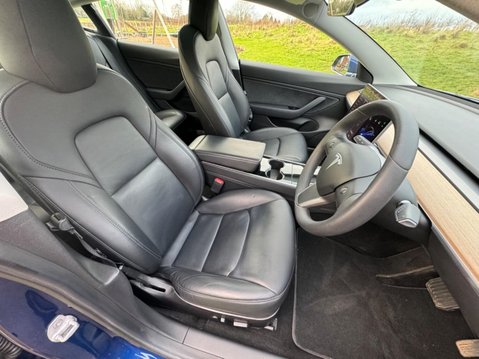 Tesla Model 3 (Dual Motor) Performance 14