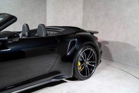 Porsche 911 TURBO S PDK. SPORTS CHRONO. HEATED & VENTILATED SEATS. PCCBS. SPORT EXHAUST 45