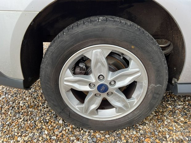 Ford Transit Connect SWB L1H1 Limited 200 Air Con Alloys Camera Sensors EURO 6 NO VAT 15