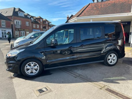 Ford Grand Tourneo Connect TITANIUM TDCI 4